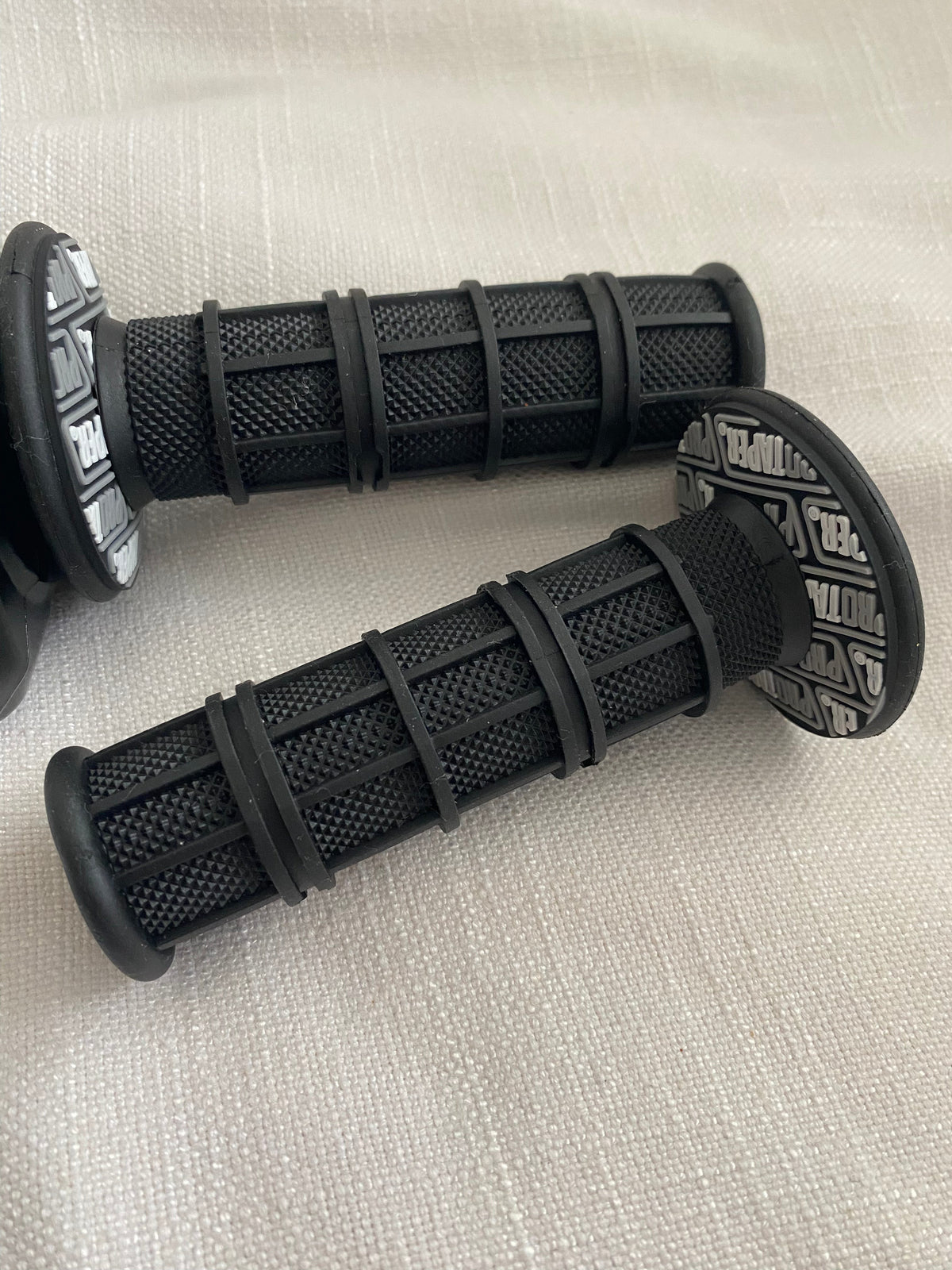 AMP Silicone MX Grips – Soft & Durable