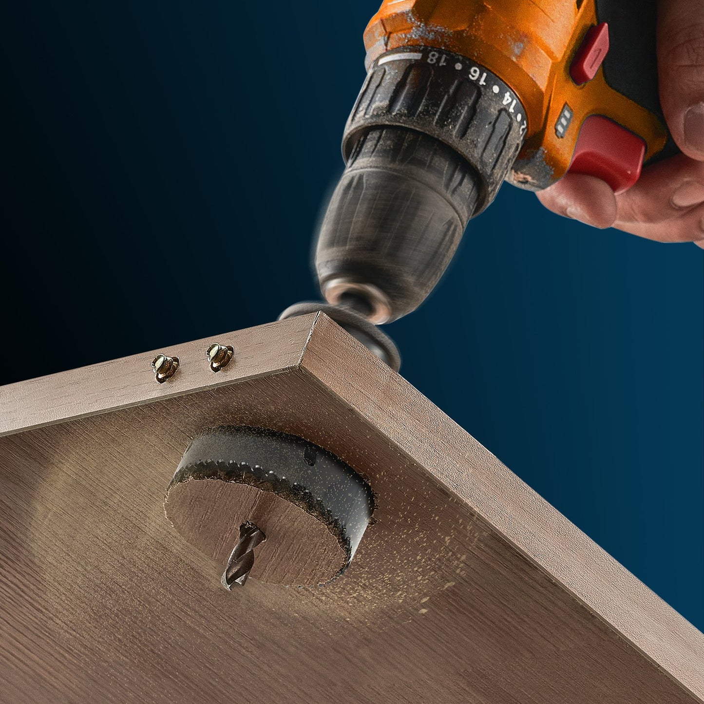VEVOR Hole Saw Kit, 11 PCS Saw Blades, 2 Drill Bits, 1 Hex Wrench, Bi Metal M42 Hole Saw Set with Carrying Case, General Purpose Size from 3/4" to 3", Ideal for Wood Board, Iron and Plastic Plate