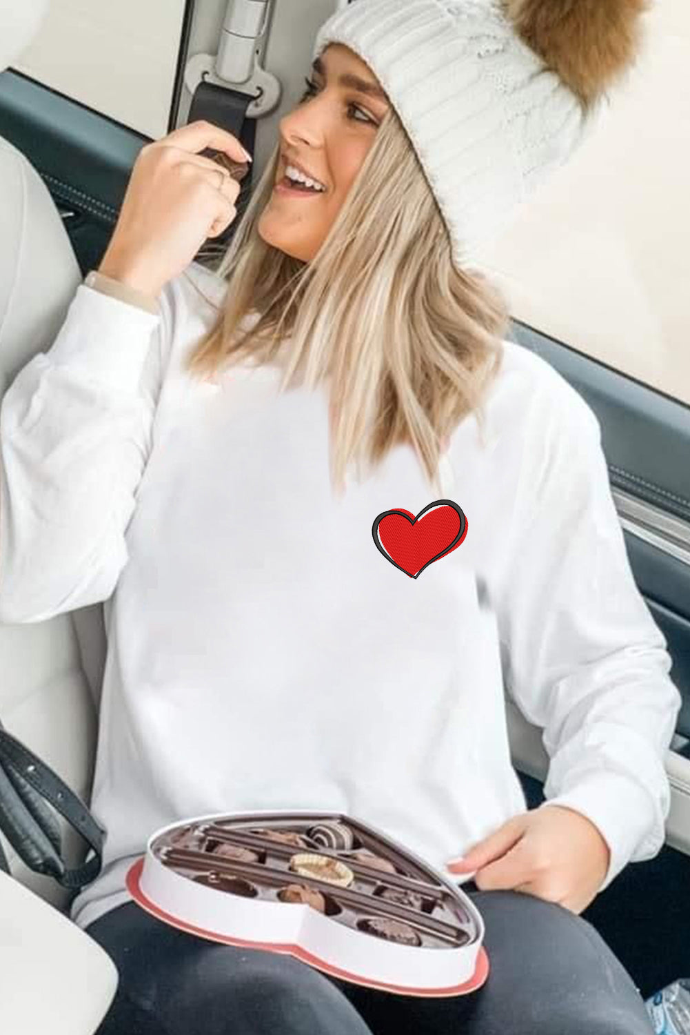 Azura Exchange Embroidered Heart Pullover Sweatshirt - M