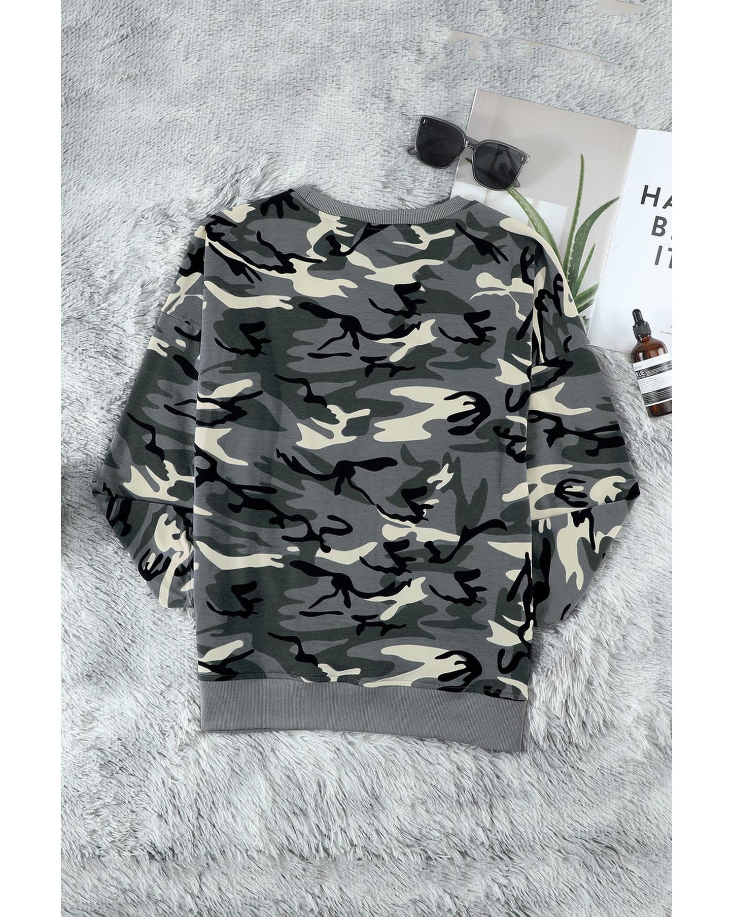 Azura Exchange Camouflage Pullover Sweatshirt with Slits - L