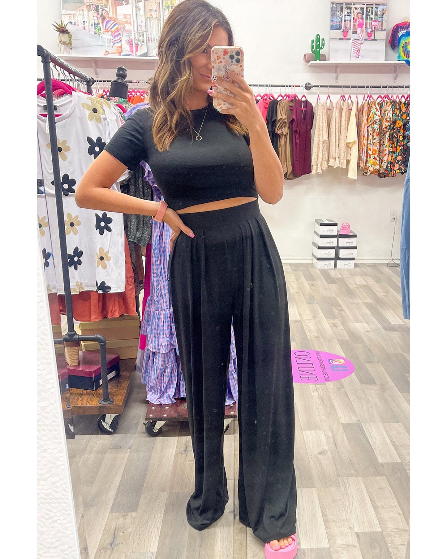 Black Slim Fit Crop Top and Pleated Wide Leg Pants Set - L